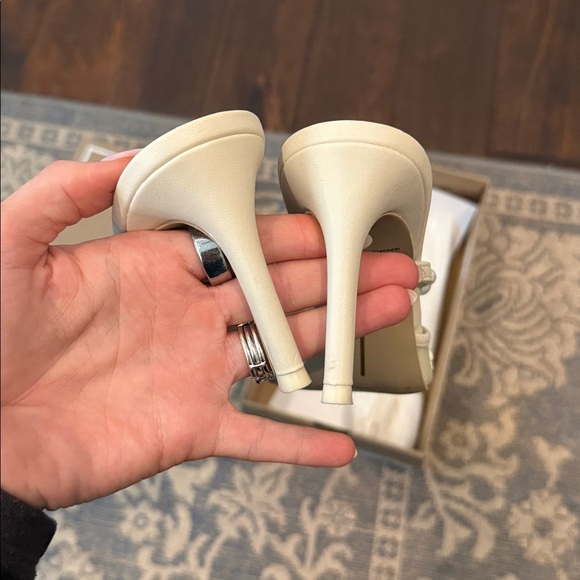 Dolce Vita Cream Pearl-Studded Heels - Picture 5 of 6